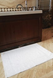 Постелка за баня SOFTWISH MINI, 650GSM, бяла 50×50 см.