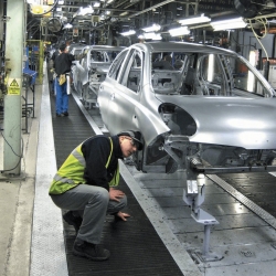 Противоударна шапка JSP HARDCAP™ A1+ - 2.5cm Peak Черен цвят