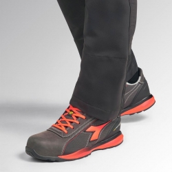 Работни обувки DIADORA GLOVE HYPER LOW S3S FO HRO SR ESD тъмно сиви/червени