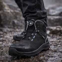 Високи работни обувки с бомбе DEFENDER FIT HI S3S Черен цвят